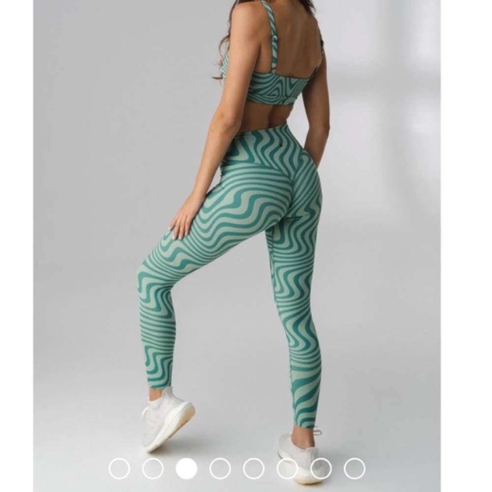 Balance Athletica storm pant in Habitat - size M